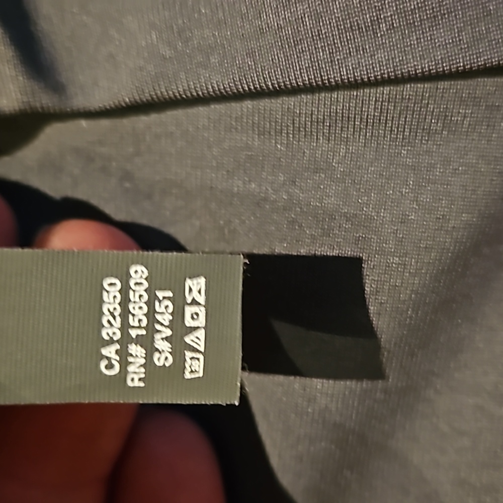 NWT Men’s "Vuori Meta Cargo Pants" in color "Shale". Various Sizes - Picture 9 of 15